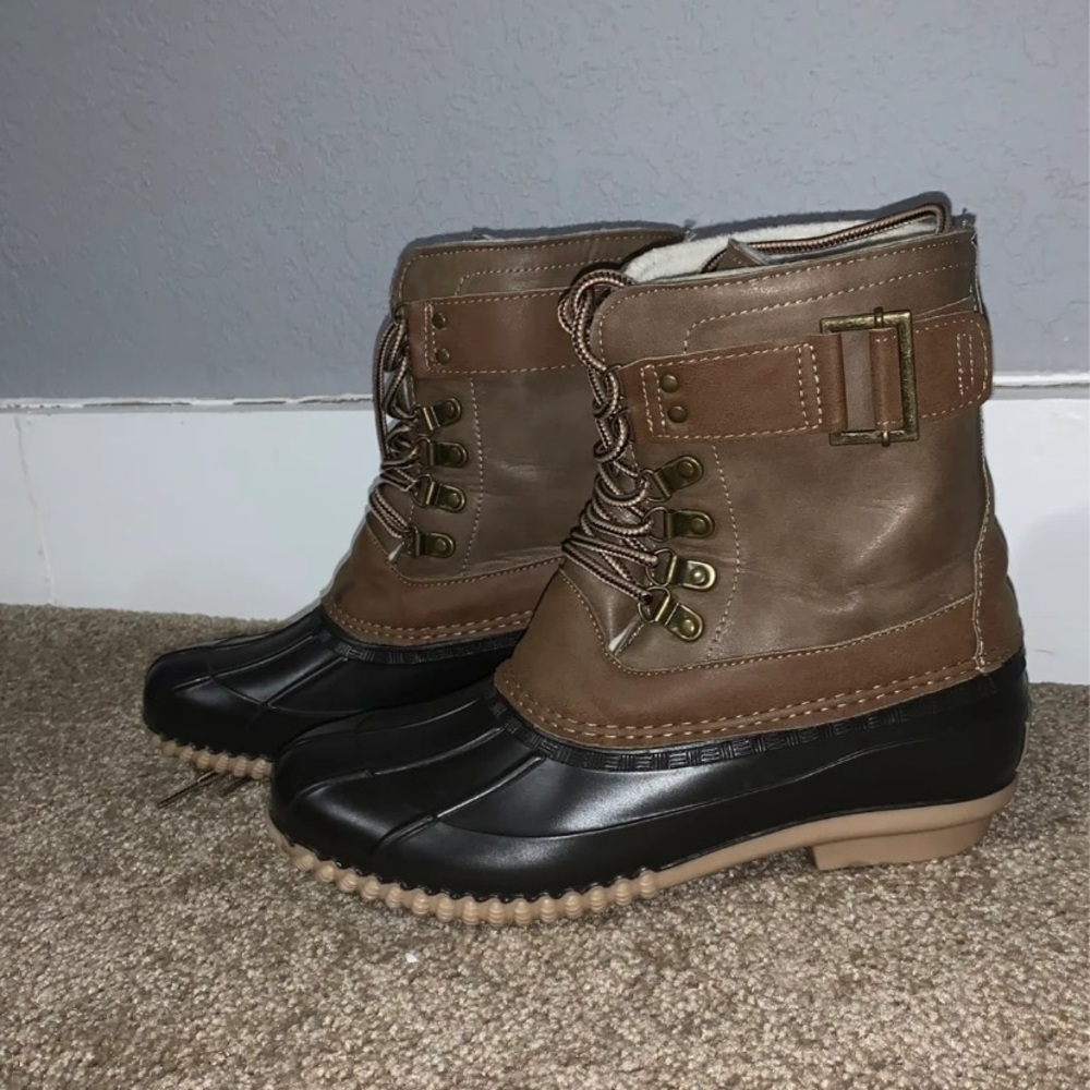 Duck boots